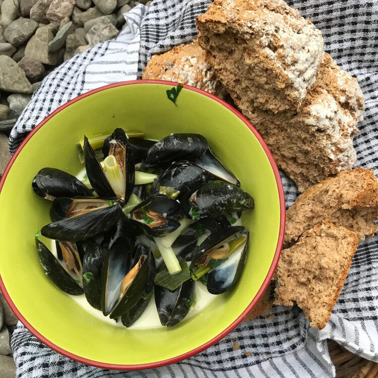 Woodee Mussels with Cider and Spring Onions – The Woodee