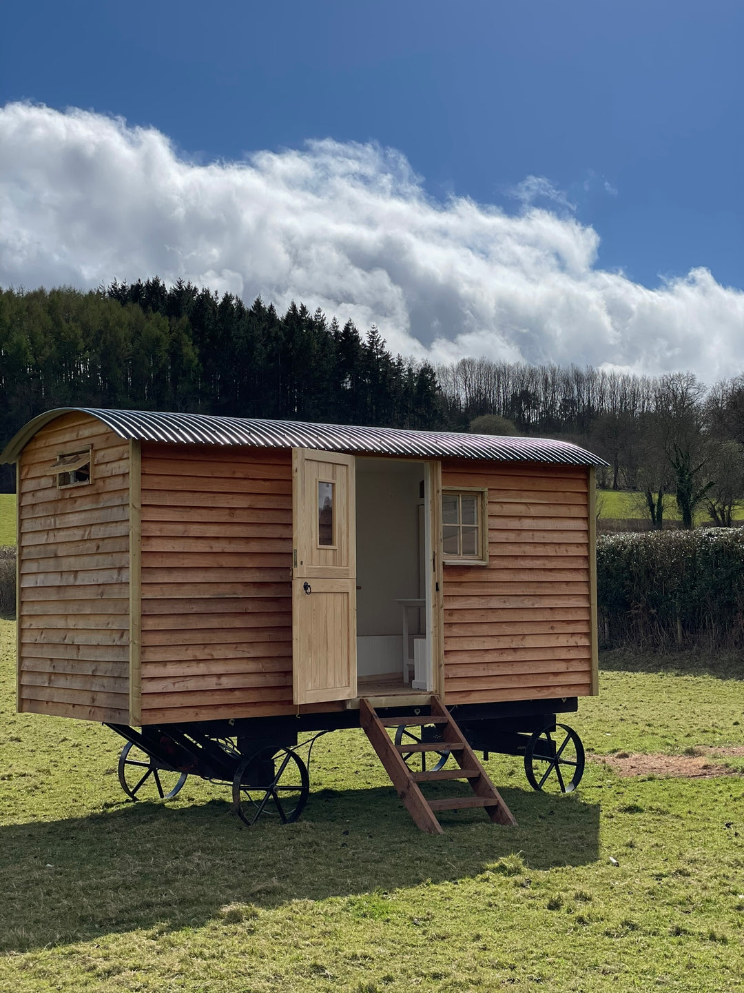 One Night stay in the Woodee Shepherds Hut - cooked breakfast included!
